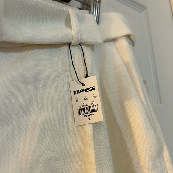 B2G1F Express Ivory Tailored Trousers w belt - Picture 3 of 6